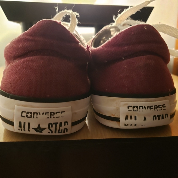 EUC CTAS maroon madison canvas lace kicks (9W; 7M) - Picture 5 of 8